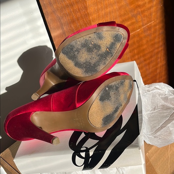 Nine West Women's Red Satin Paws Peep Toe Pumps - Picture 13 of 14